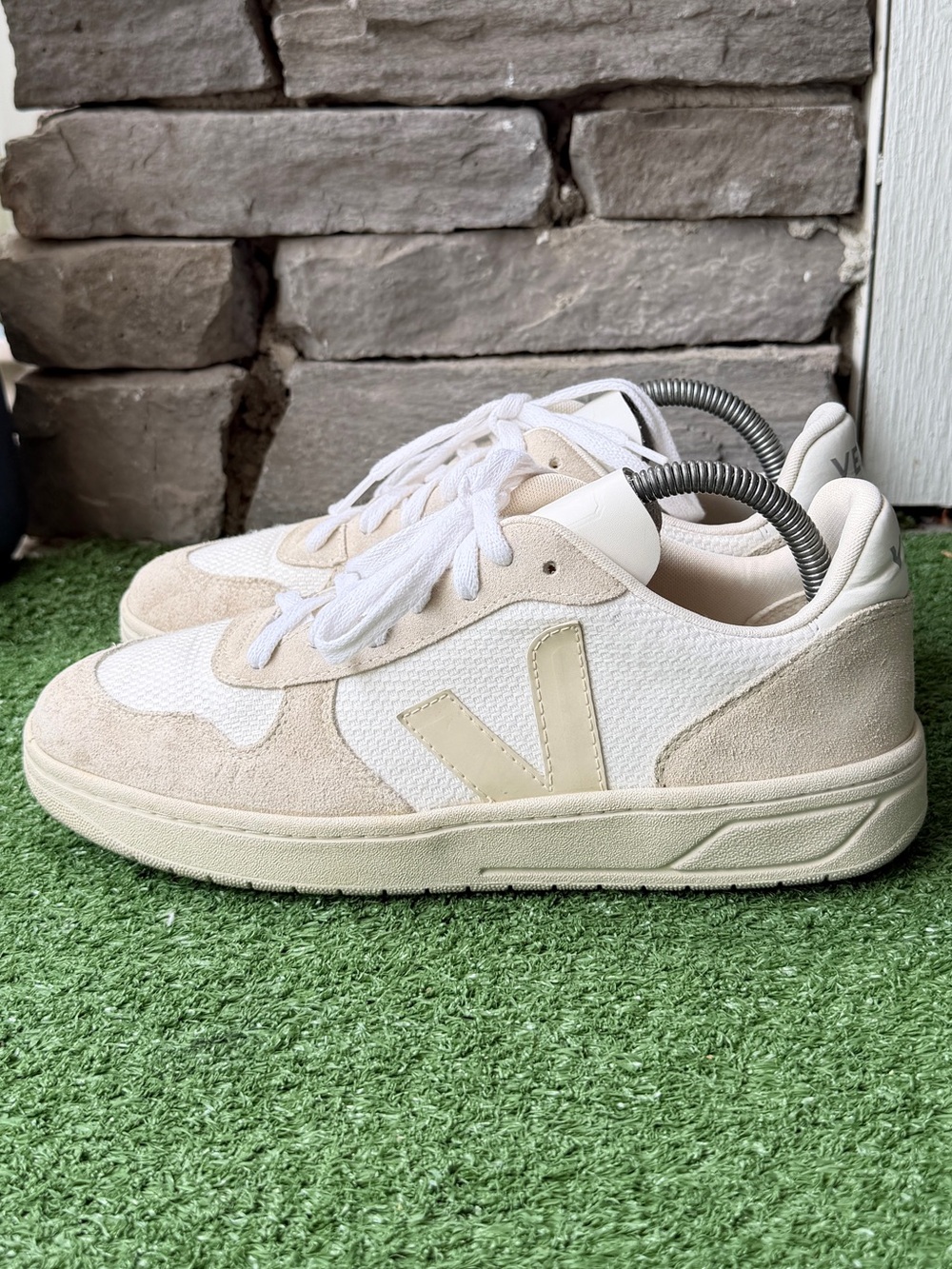 Veja V-10 B-Mesh Womens Sneakers